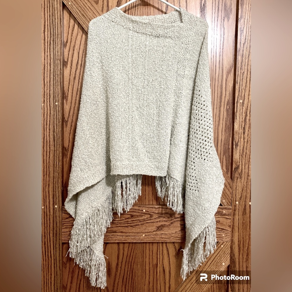 NWOT Gray Heather Acrylic Poncho by Riah Fashion, Size XL